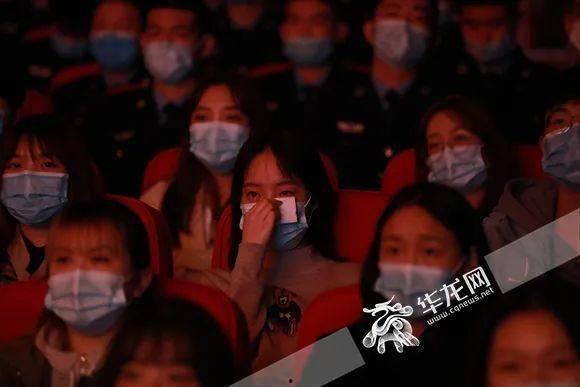 重庆高校爆料事件视频,揭秘校园内幕引发热议 第3张 重庆高校爆料事件视频,揭秘校园内幕引发热议 第3张